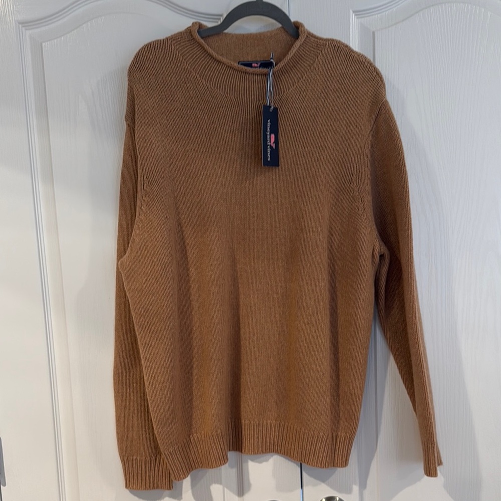 NWT Vineyard Vines Brown Crewneck Sweater with Relaxed Fit and Long Sleeves